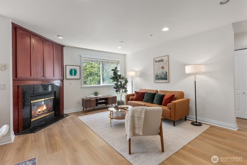 Property photo for 717 E Denny Way #3A, Seattle photo 4