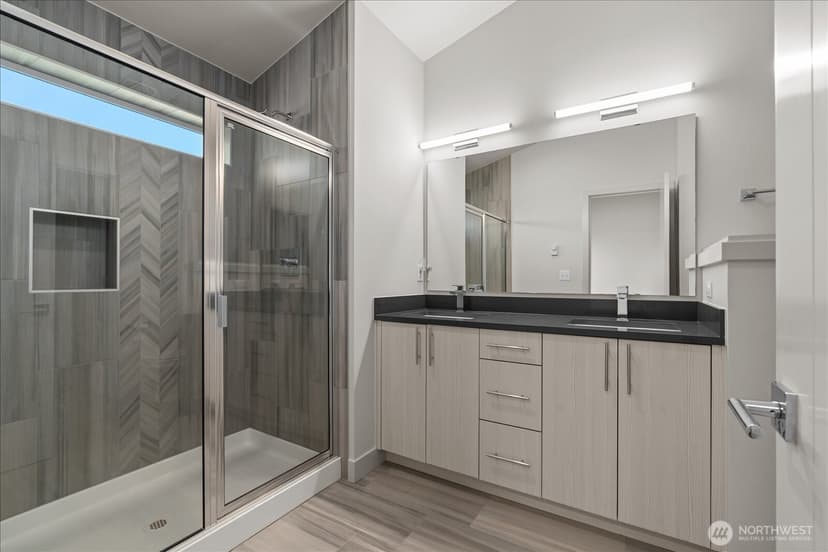 Property photo for 17905 35th Avenue SE #B4, Bothell photo 14