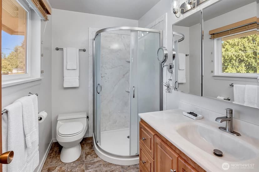 Property photo for 1925 SW 167th Street, Burien photo 17
