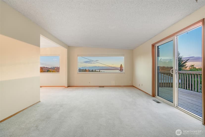 Property photo for 741 Hemlock Street, Edmonds photo 16