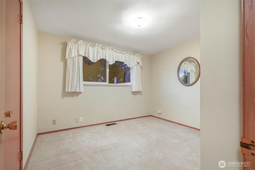 Property photo for 741 Hemlock Street, Edmonds photo 25