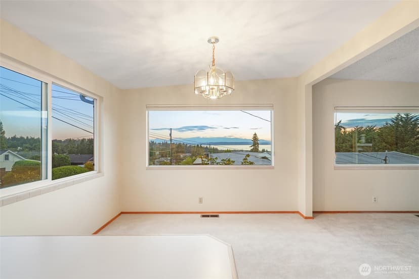 Property photo for 741 Hemlock Street, Edmonds photo 9