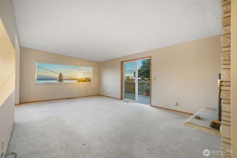 Property photo for 741 Hemlock Street, Edmonds photo 14