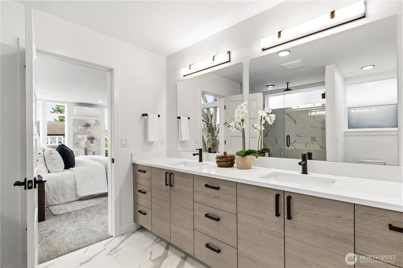 Property photo for 1706 B N 47th Street, Seattle photo 19