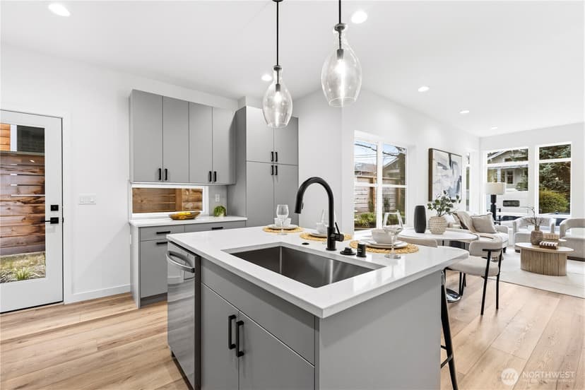 Property photo for 1706 B N 47th Street, Seattle photo 10