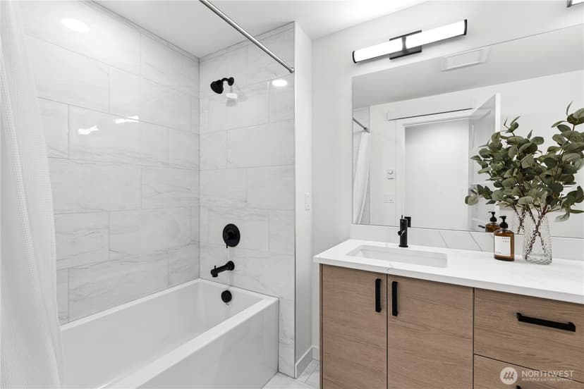 Property photo for 1706 B N 47th Street, Seattle photo 23