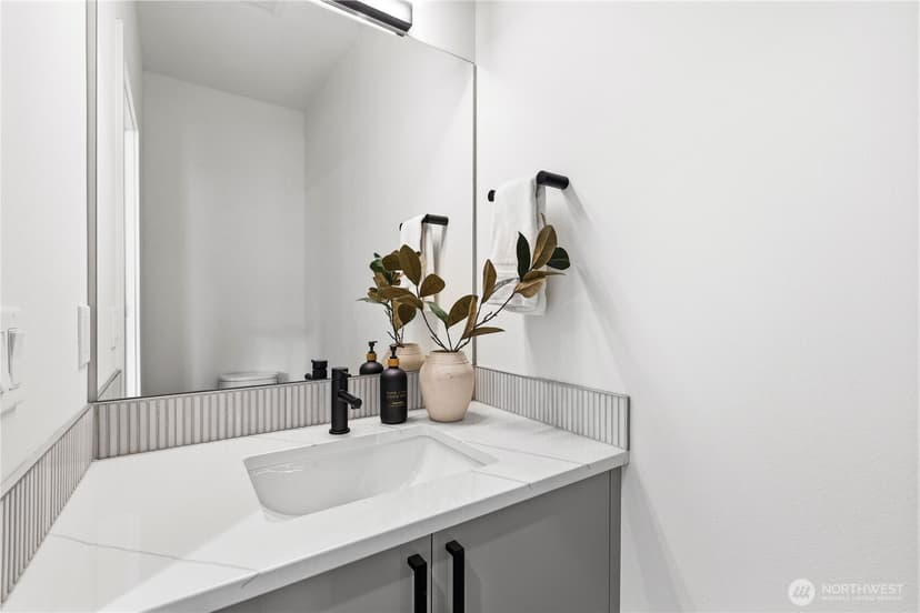 Property photo for 1706 B N 47th Street, Seattle photo 12