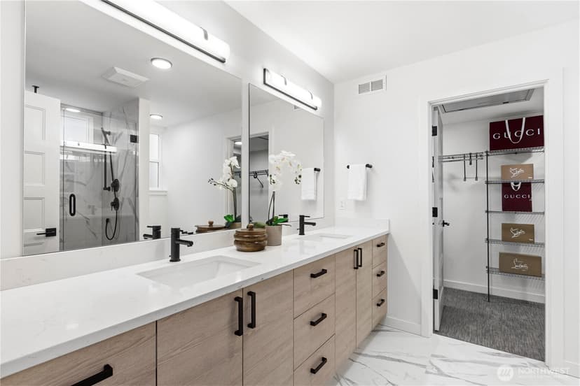 Property photo for 1706 B N 47th Street, Seattle photo 16