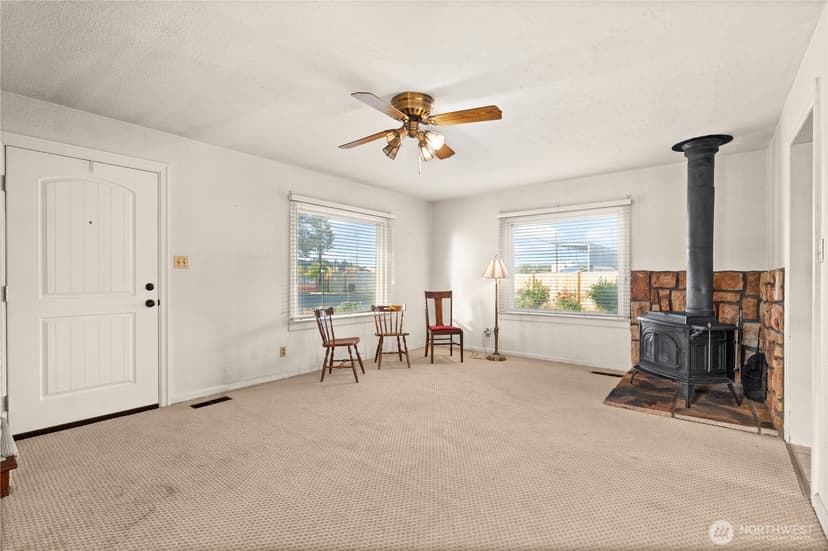 Property photo for 5528 23rd Street E, Fife photo 11