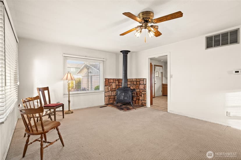 Property photo for 5528 23rd Street E, Fife photo 9