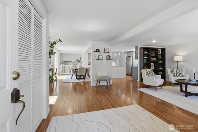 Property photo for 8109 15th Avenue SW, Seattle photo 4