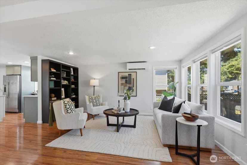 Property photo for 8109 15th Avenue SW, Seattle photo 5