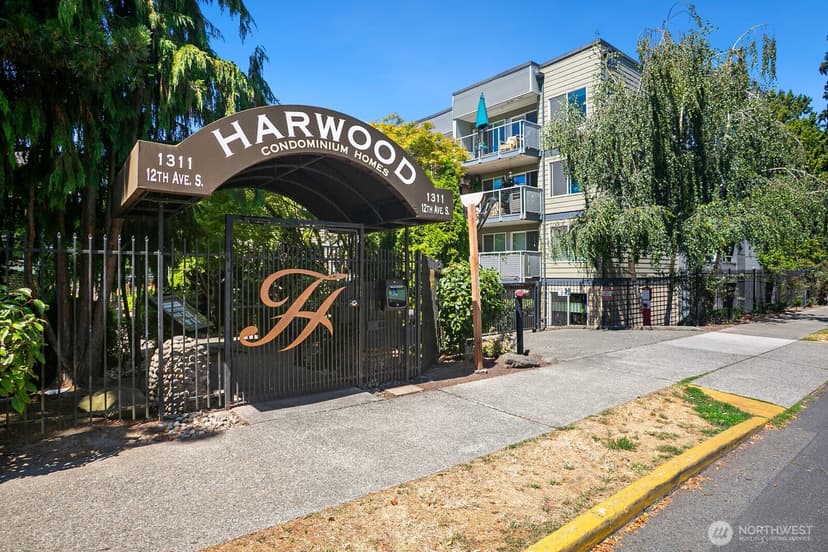Property photo for 1311 12th Avenue S #B203, Seattle photo 24
