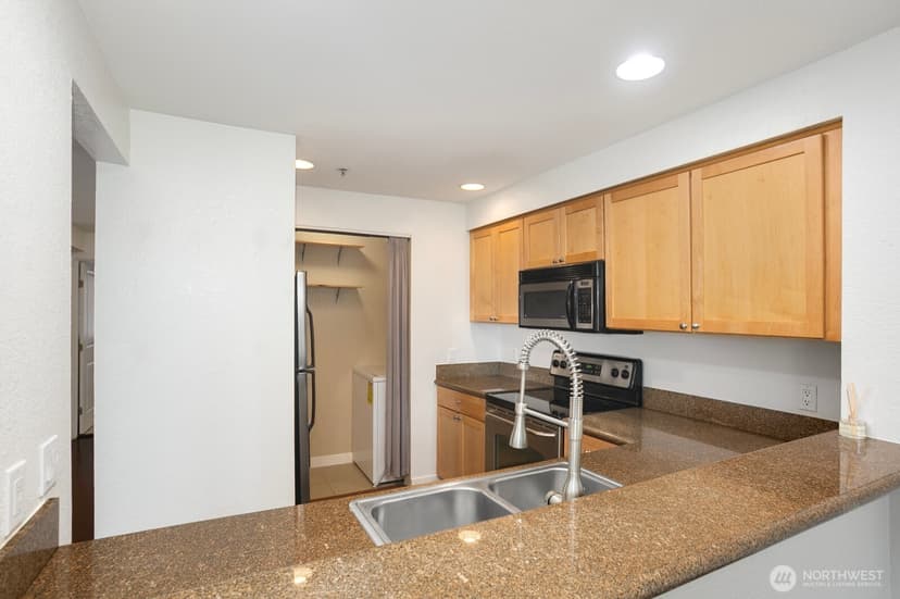 Property photo for 1311 12th Avenue S #B203, Seattle photo 10