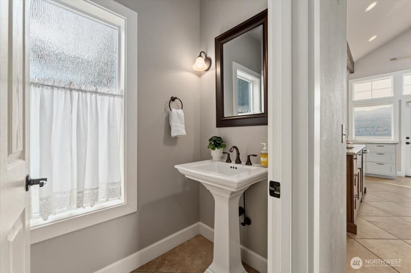Property photo for 135 N Shore Drive, Chelan photo 22