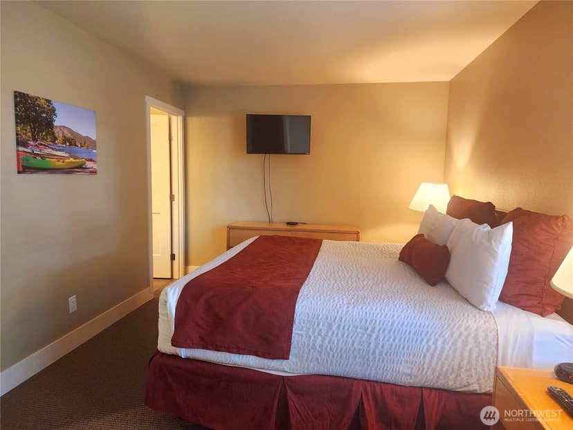 Property photo for 1 Lakeside 712-F, Manson photo 12
