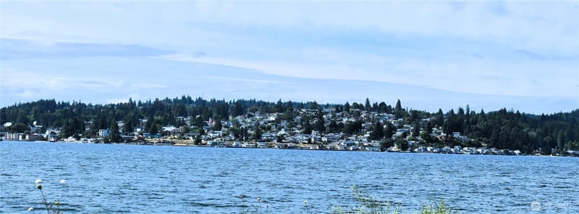 Property photo for 1647 Beach Drive E, Port Orchard photo 12