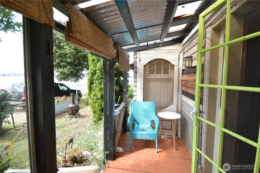 Property photo for 1647 Beach Drive E, Port Orchard photo 17