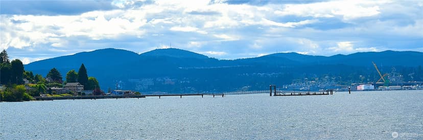 Property photo for 1647 Beach Drive E, Port Orchard photo 9