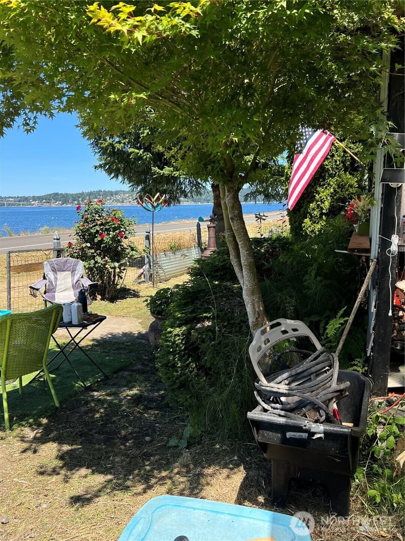 Property photo for 1647 Beach Drive E, Port Orchard photo 8