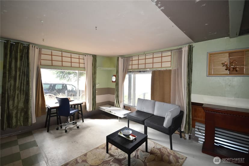 Property photo for 1647 Beach Drive E, Port Orchard photo 6
