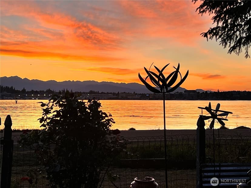 Property photo for 1647 Beach Drive E, Port Orchard photo 29