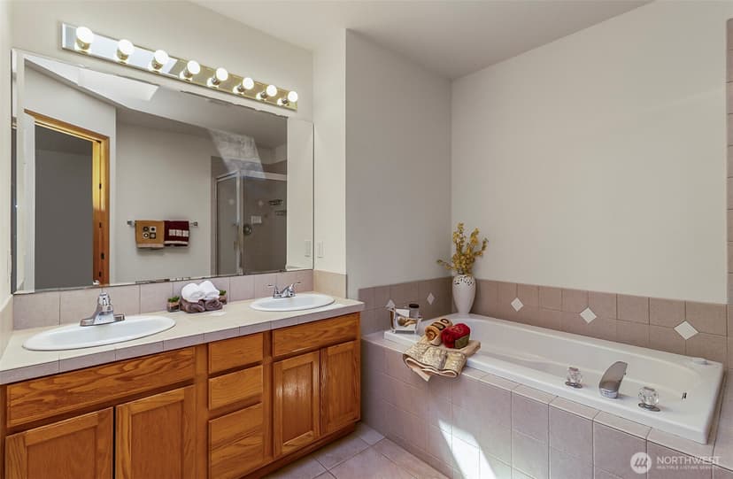 Property photo for 25 166th Place SE, Mill Creek photo 30
