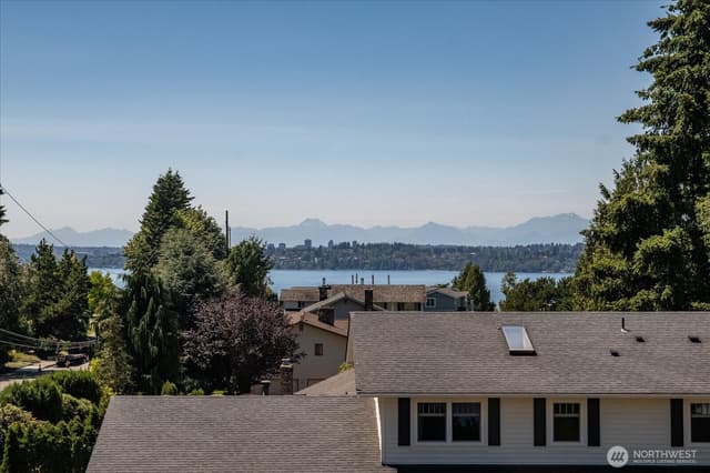 Property photo for 10602 NE 60th Street, Kirkland
