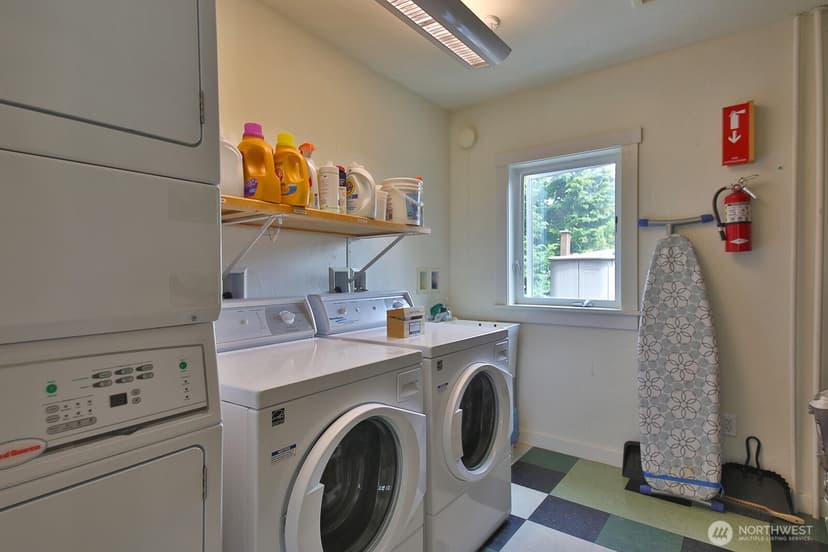 Property photo for 130 5th Street #A101, Langley photo 29