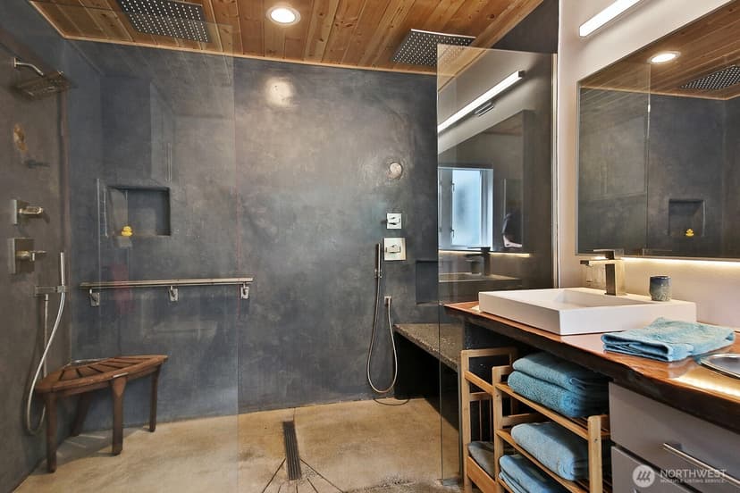 Property photo for 130 5th Street #A101, Langley photo 16