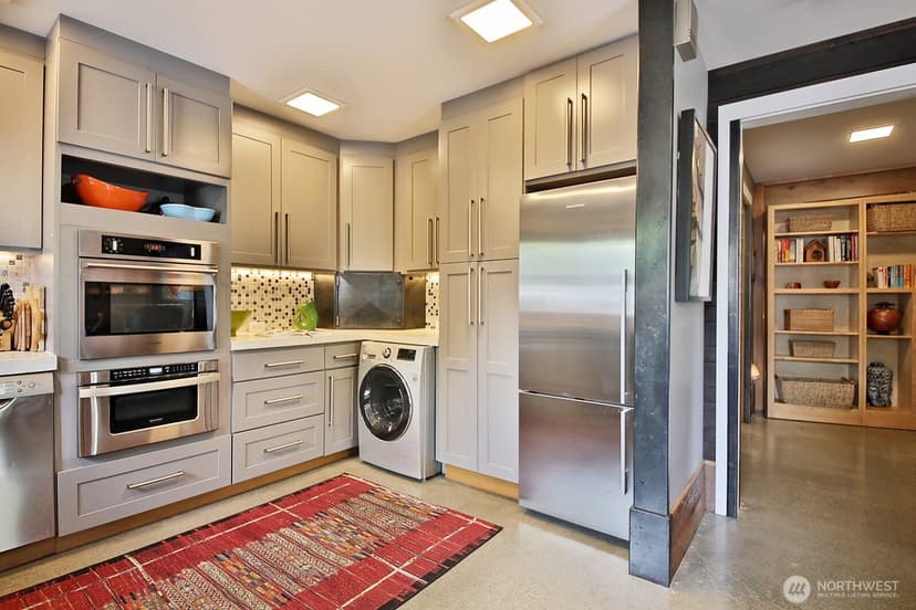 Property photo for 130 5th Street #A101, Langley photo 6