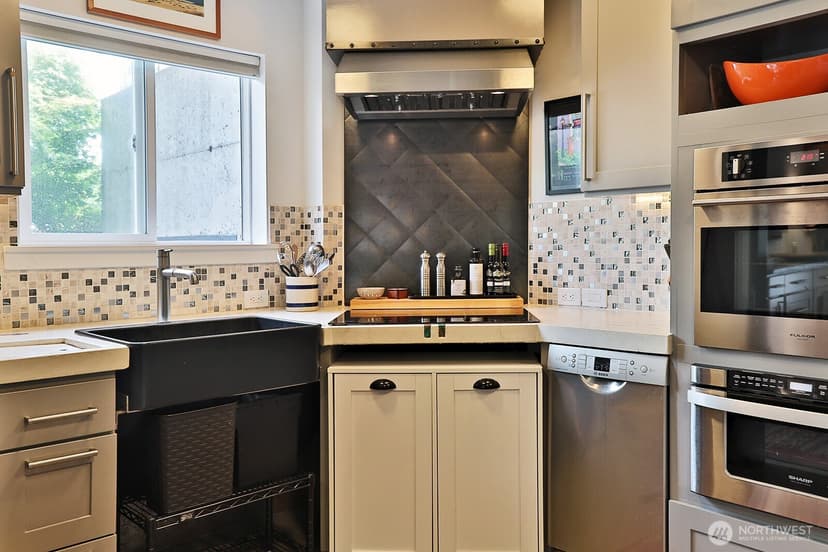 Property photo for 130 5th Street #A101, Langley photo 8