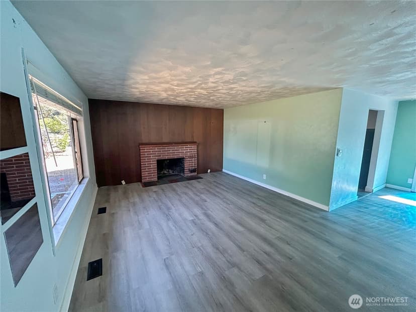 Property photo for 11717 83rd Avenue SW, Lakewood photo 4