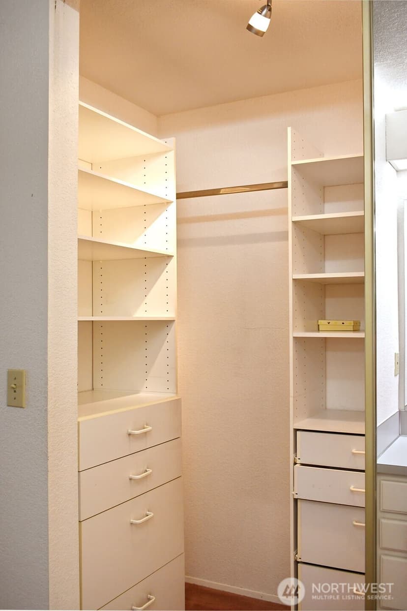 Property photo for 11300 1st Avenue NE #321, Seattle photo 21