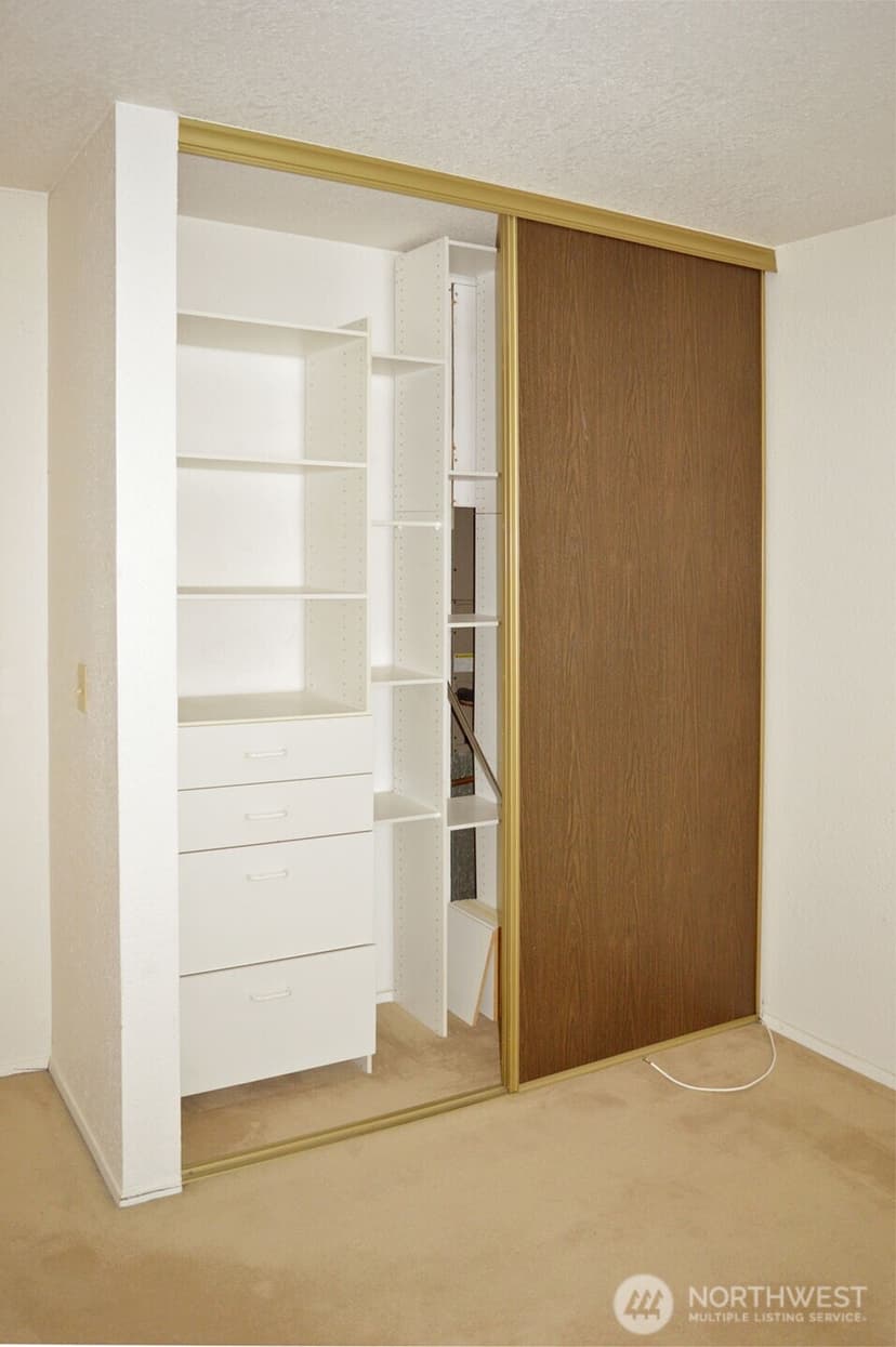 Property photo for 11300 1st Avenue NE #321, Seattle photo 27