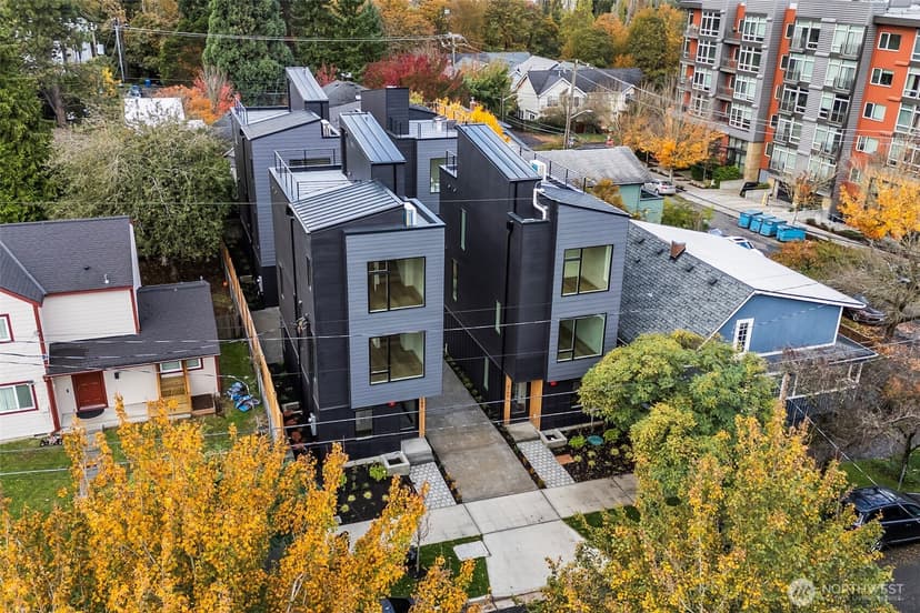 Property photo for 4105 25th Avenue SW, Seattle photo 15