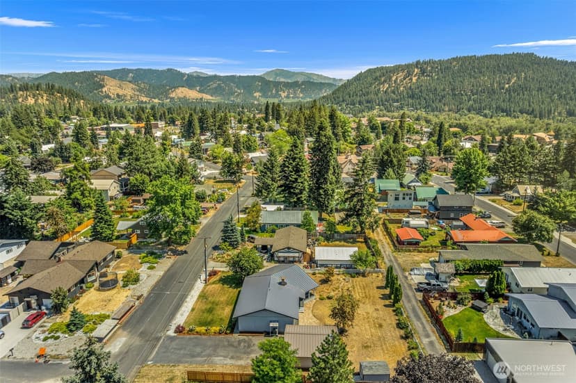 Property photo for 137 W Center Street, Leavenworth photo 32