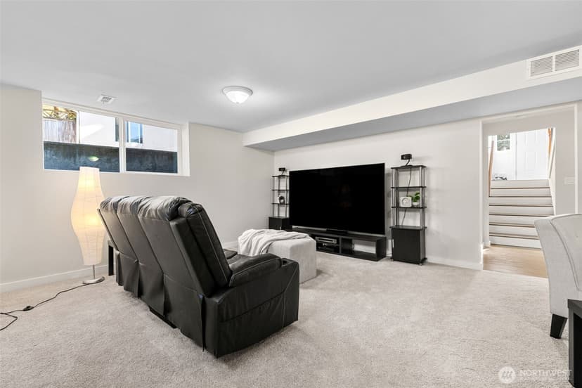 Property photo for 21020 98th Avenue S, Kent photo 16