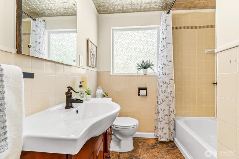 Property photo for 2763 59th Avenue SW, Seattle photo 15