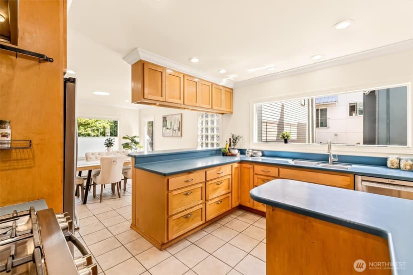 Property photo for 2763 59th Avenue SW, Seattle photo 14