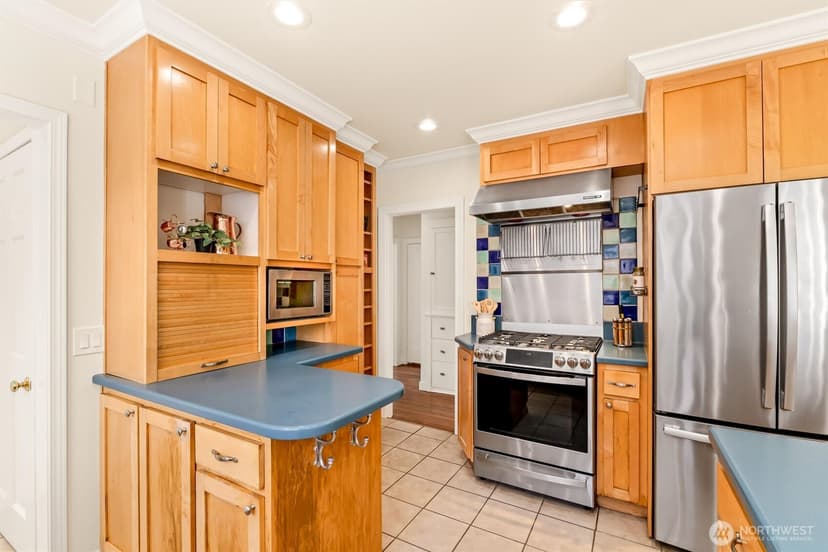 Property photo for 2763 59th Avenue SW, Seattle photo 13