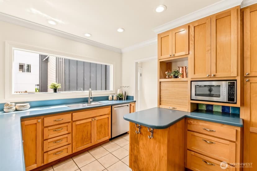 Property photo for 2763 59th Avenue SW, Seattle photo 11