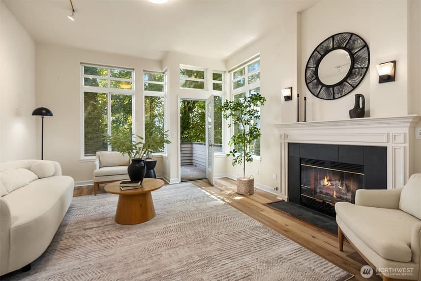 Property photo for 314 25th Avenue E, Seattle photo 3