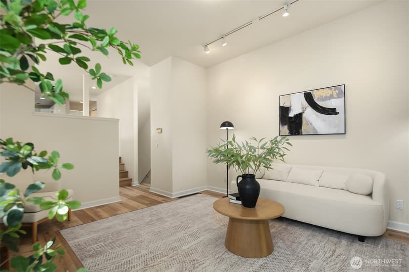 Property photo for 314 25th Avenue E, Seattle photo 6