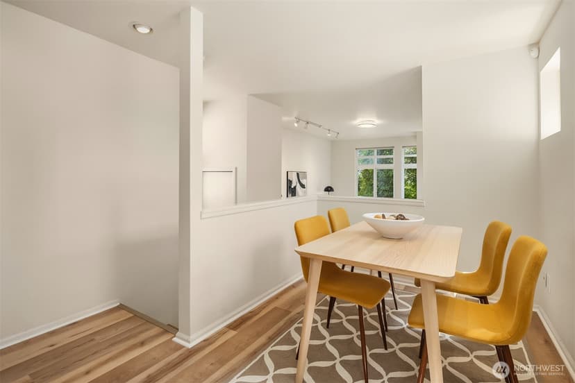 Property photo for 314 25th Avenue E, Seattle photo 8