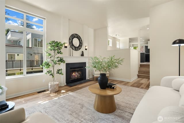 Property photo for 314 25th Avenue E, Seattle photo 5