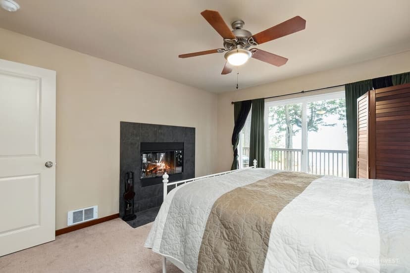 Property photo for 8 W Gedney Way, Hat Island photo 21