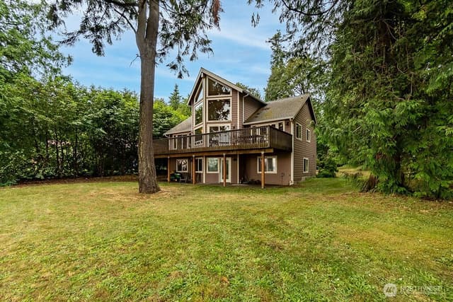Property photo for 8 W Gedney Way, Hat Island