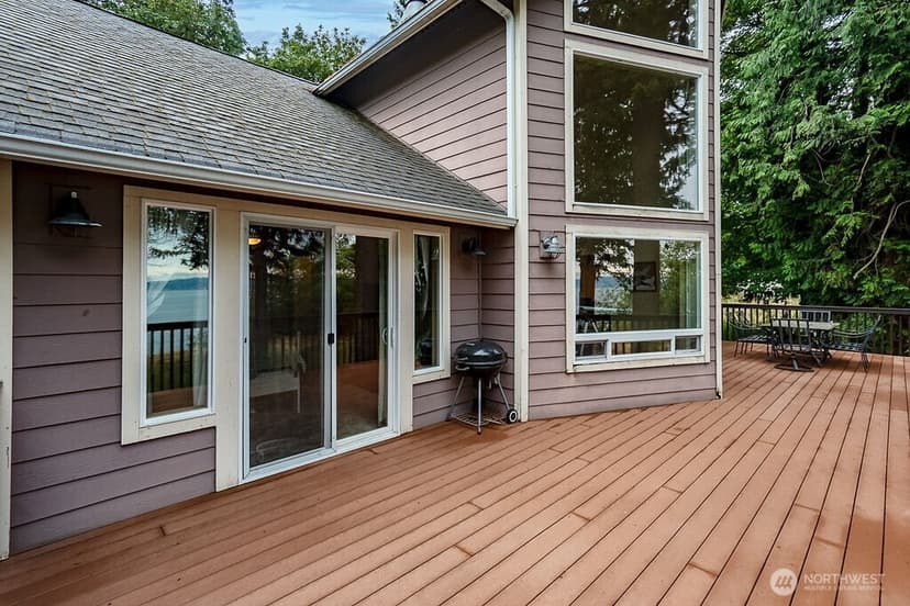 Property photo for 8 W Gedney Way, Hat Island photo 32