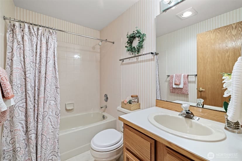Property photo for 233 3rd Avenue S #101, Edmonds photo 16